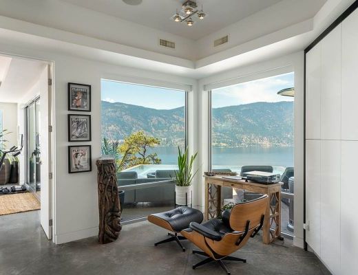 The Majestic Lakeview Home - 2 Bdrm w/ Pool  HT - Kelowna 