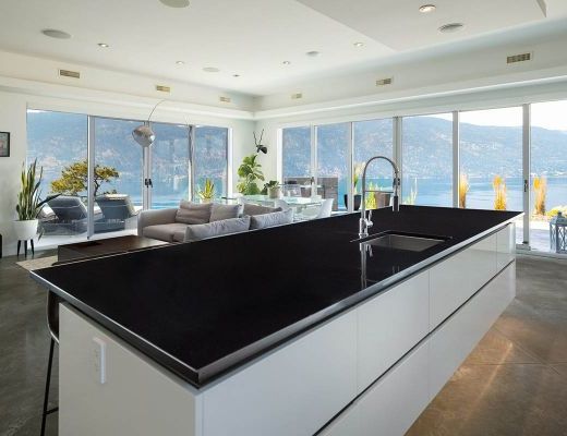 The Majestic Lakeview Home - 2 Bdrm w/ Pool  HT - Kelowna 