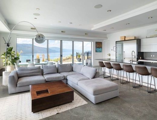 The Majestic Lakeview Home - 2 Bdrm w/ Pool  HT - Kelowna 