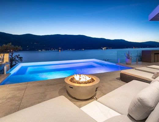 The Majestic Lakeview Home - 2 Bdrm w/ Pool  HT - Kelowna (CVH)