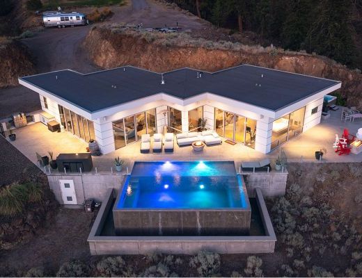 The Majestic Lakeview Home - 2 Bdrm w/ Pool  HT - Kelowna (CVH)