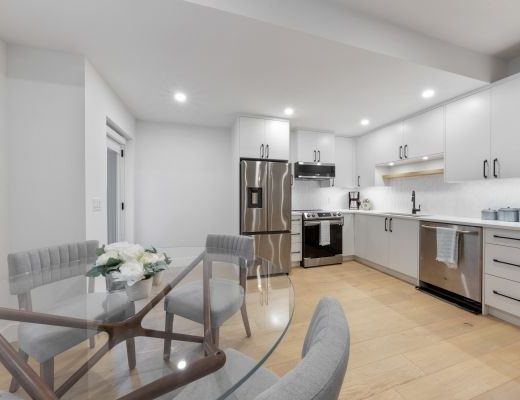 Silver Lining - 6 Bdrm with HT and Pool - Kelowna