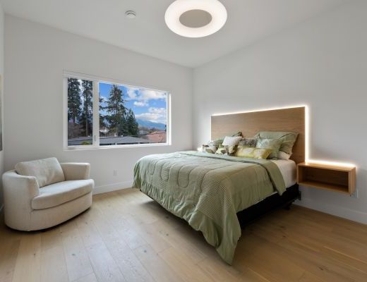 Silver Lining - 6 Bdrm with HT and Pool - Kelowna