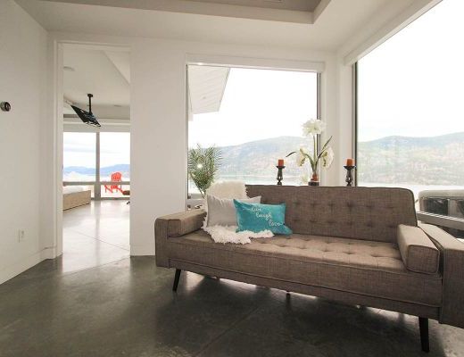 The Majestic Lakeview Home - 2 Bdrm w/ Pool  HT - Kelowna 