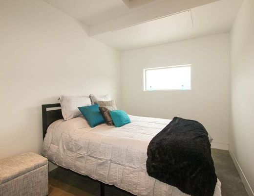 The Majestic Lakeview Home - 2 Bdrm w/ Pool  HT - Kelowna 