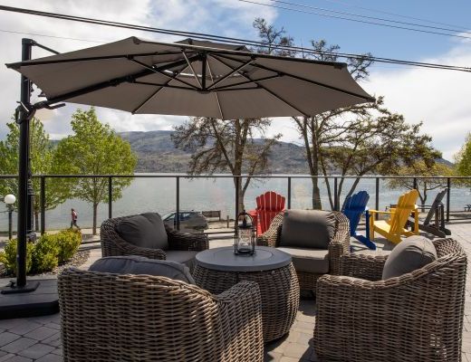 Peachland Beach House - 4 Bdrm w/ Heated Pool - Peachland