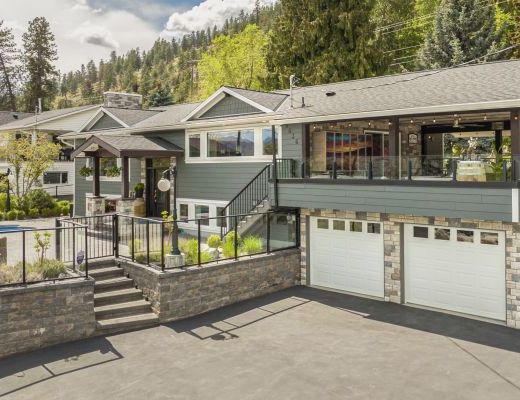 Peachland Beach House - 4 Bdrm w/ Heated Pool - Peachland