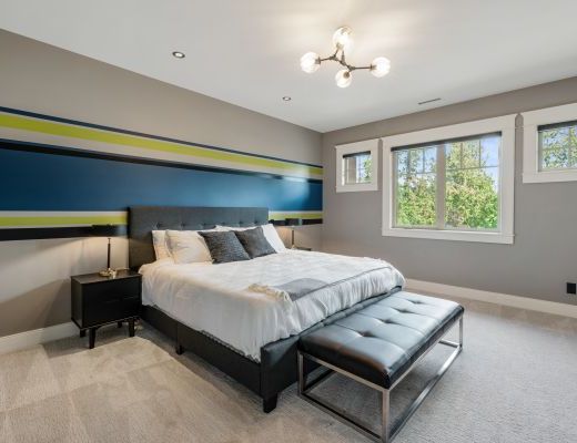 Sunrise Mansion - 8 Bdrm HT with pool - Kelowna