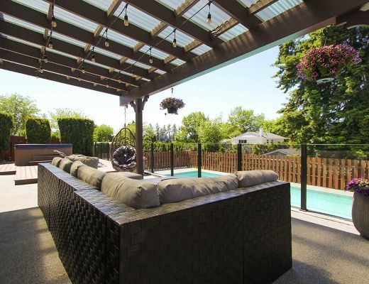 Summer Stays - 4 Bdrm w/ Pool  - Kelowna (CVH)