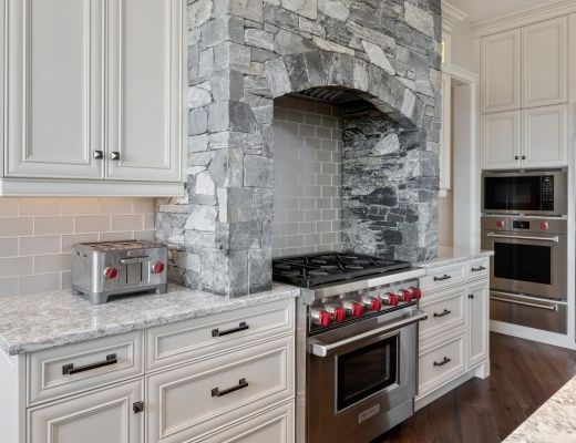 Luxury Point - 7 Bedroom HT w/pool - Kelowna (CVH) 