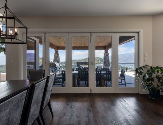 Luxury Point - 7 Bedroom HT w/pool - Kelowna (CVH) 