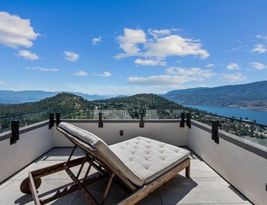 Luxury Point - 7 Bedroom HT w/pool - Kelowna (CVH) 