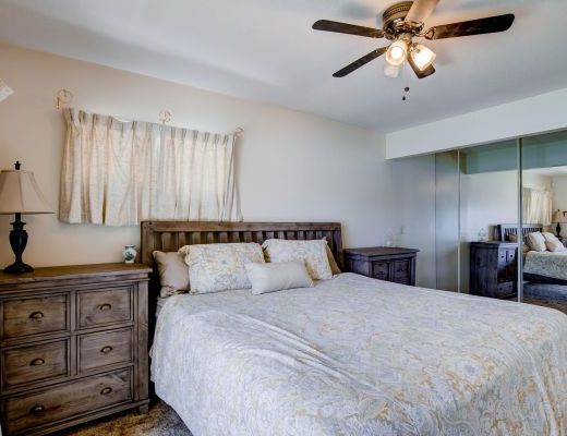 Private Paradise on Wood Lake - 4 bedroom Plus den HT w/ Boat lift - Oyama (CVH)