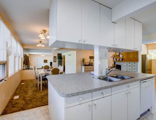 Private Paradise on Wood Lake - 4 bedroom Plus den HT w/ Boat lift - Oyama (CVH)