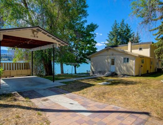 Private Paradise on Wood Lake - 4 Bdrm + Den HT w/ Boat lift - Oyama (CVH)