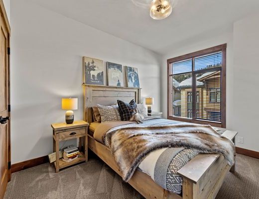Village Walk #18 - 4 Bdrm HT - Sun Peaks (TM 15)