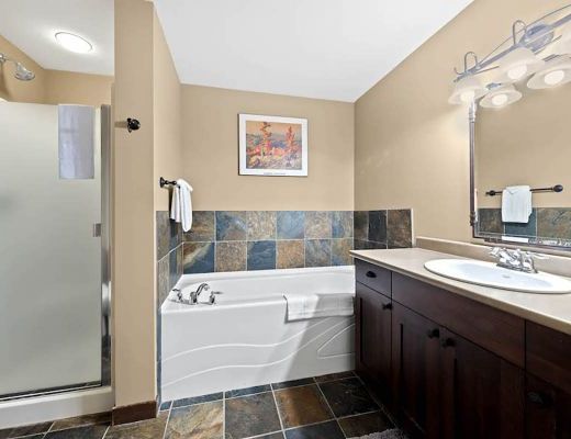 Stone's Throw #2 - 2 Bdrm HT - Sun Peaks (TM)