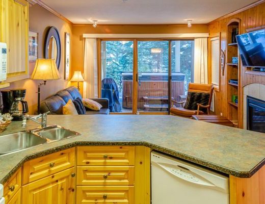 Snow Creek Village #48 - 1 Bdrm HT - Sun Peaks