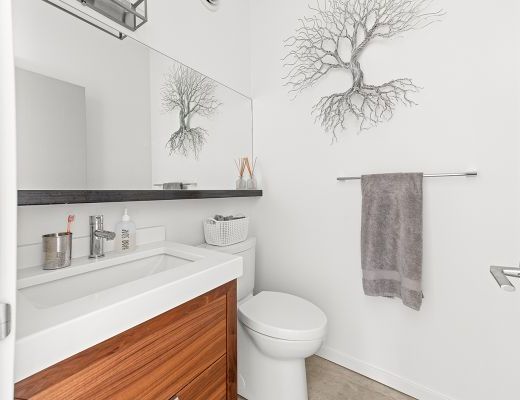 Adobe Haven - 5 Bedroom w/ Pool - Kelowna 