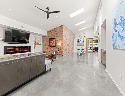 Adobe Haven - 5 Bedroom w/ Pool - Kelowna 