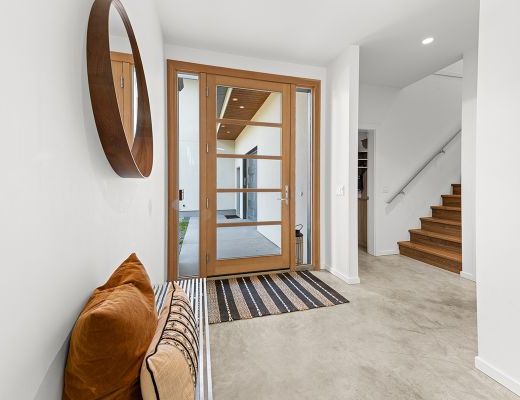Adobe Haven - 5 Bedroom w/ Pool - Kelowna 