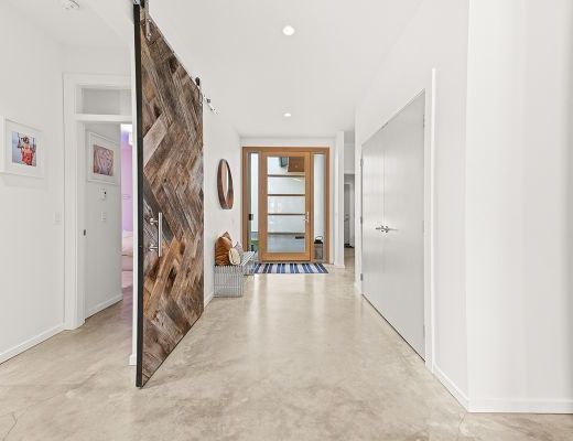 Adobe Haven - 5 Bedroom w/ Pool - Kelowna 