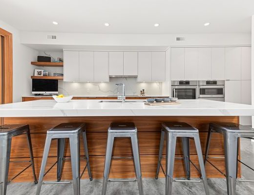 Adobe Haven - 5 Bedroom w/ Pool - Kelowna 