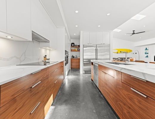 Adobe Haven - 5 Bedroom w/ Pool - Kelowna 