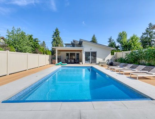 Adobe Haven - 5 Bedroom w/ Pool - Kelowna 