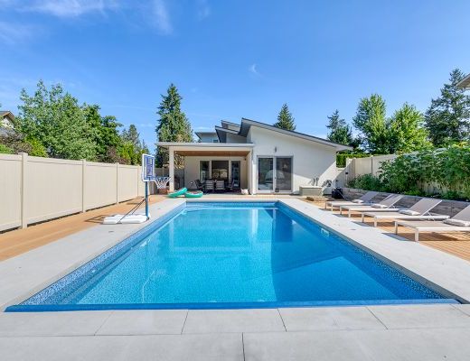 Adobe Haven - 5 Bedroom w/ Pool - Kelowna 