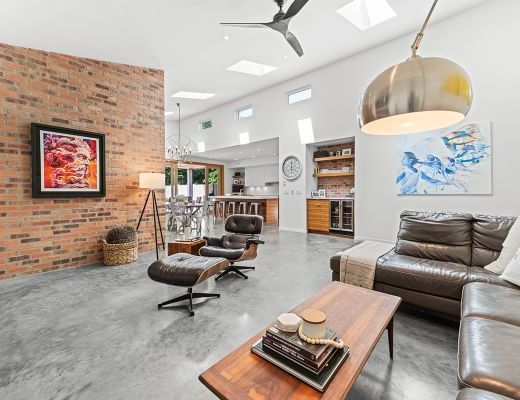 Adobe Haven - 5 Bedroom w/ Pool - Kelowna 