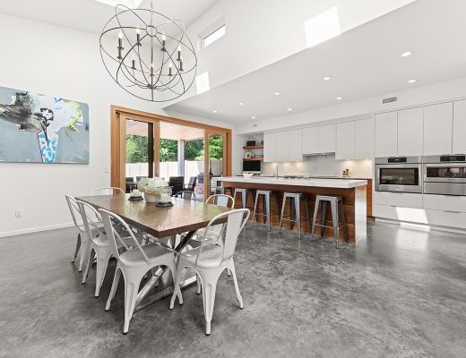 Adobe Haven - 5 Bedroom w/ Pool - Kelowna 