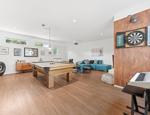 Adobe Haven - 5 Bedroom w/ Pool - Kelowna 