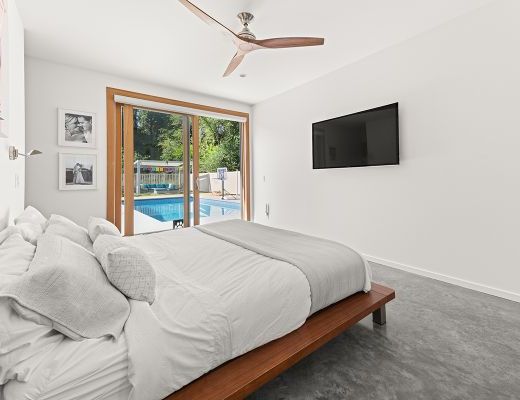 Adobe Haven - 5 Bedroom w/ Pool - Kelowna 