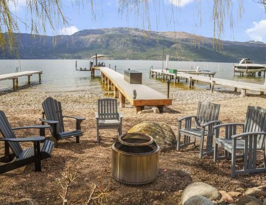Luxury Retreat - 4 Bdrm Lakefront with Lift - Lake Country