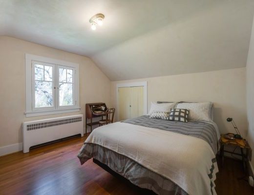 Lakeside Manor - 4 Bdrm-300 ft of Private Beach - Kelowna (CVH)