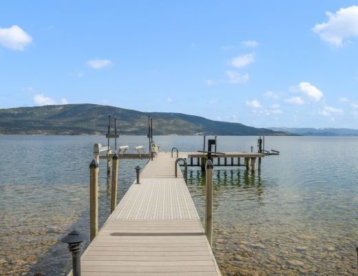 Lakeside Manor - 4 Bdrm Lakefront with Lift - Kelowna (CVH)