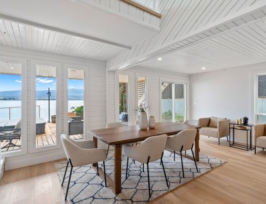 The Lake Escape - 6 Bdrm - West Kelowna (CVH)