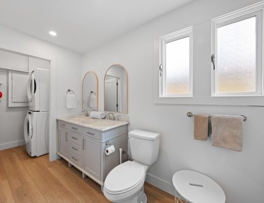 The Lake Escape - 6 Bdrm - West Kelowna (CVH)