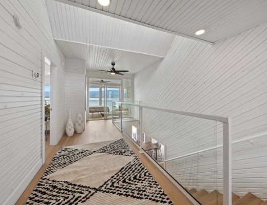 The Lake Escape - 6 Bdrm - West Kelowna (CVH)