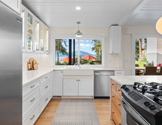 Mission Lakeview Rancher - 4 Bdrm HT w/Pool - Kelowna (CVH)