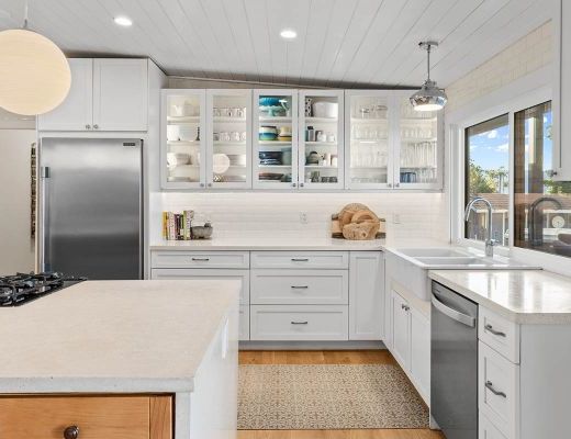 Mission Lakeview Rancher - 4 Bdrm HT w/Pool - Kelowna (CVH)