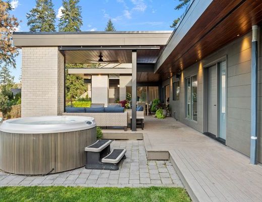 Mission Lakeview Rancher - 4 Bdrm HT w/Pool - Kelowna (CVH)