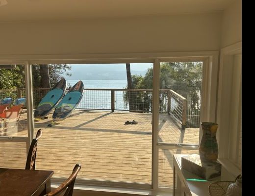 Lakeshore Cabin - 4 Bdrm Lakefront - Kelowna (CVH)