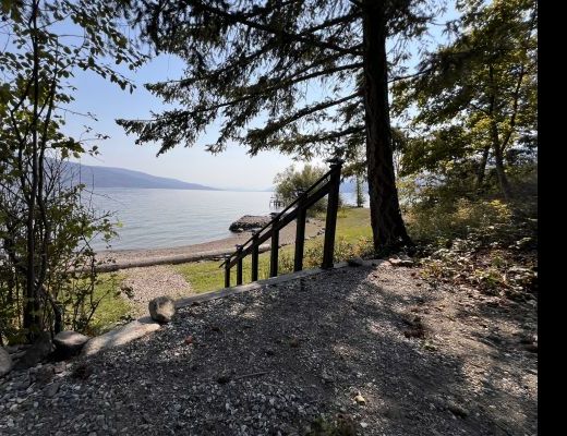 Lakeside Manor - 4 Bdrm-300 ft of Private Beach - Kelowna (CVH)