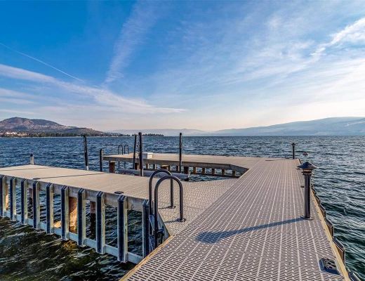 Barefoot Beachhouse - 3 Bdrm Lakefront - West Kelowna (CVH)