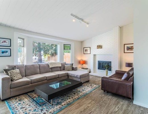 Barefoot Beachhouse - 3 Bdrm Lakefront - West Kelowna (CVH)