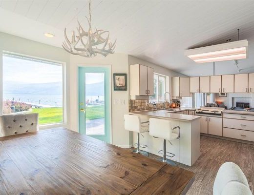 Barefoot Beachhouse - 3 Bdrm Lakefront - West Kelowna (CVH)