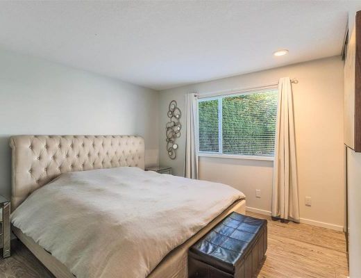 Barefoot Beachhouse - 3 Bdrm Lakefront - West Kelowna (CVH)