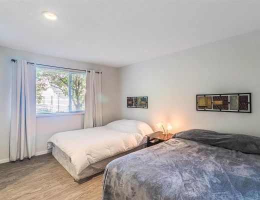 Barefoot Beachhouse - 3 Bdrm Lakefront - West Kelowna (CVH)